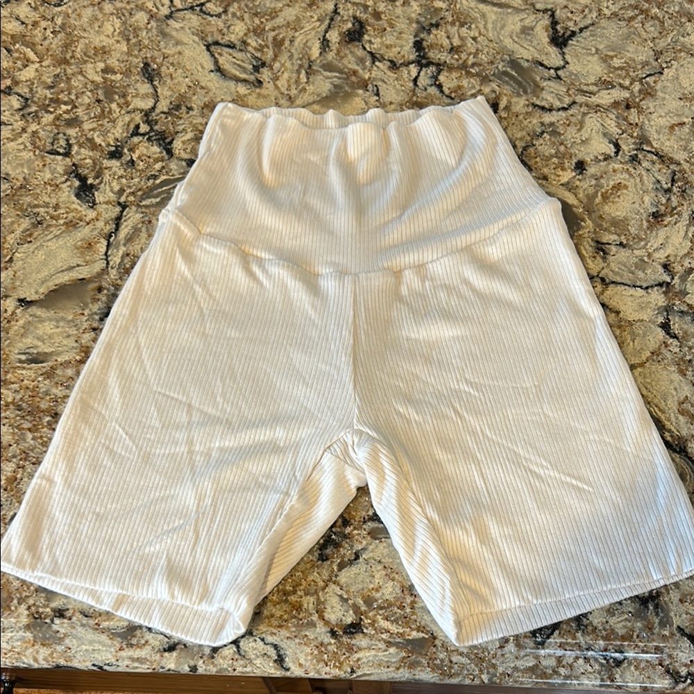 Skatie Cream Athletic Shorts with High-Rise Waistband